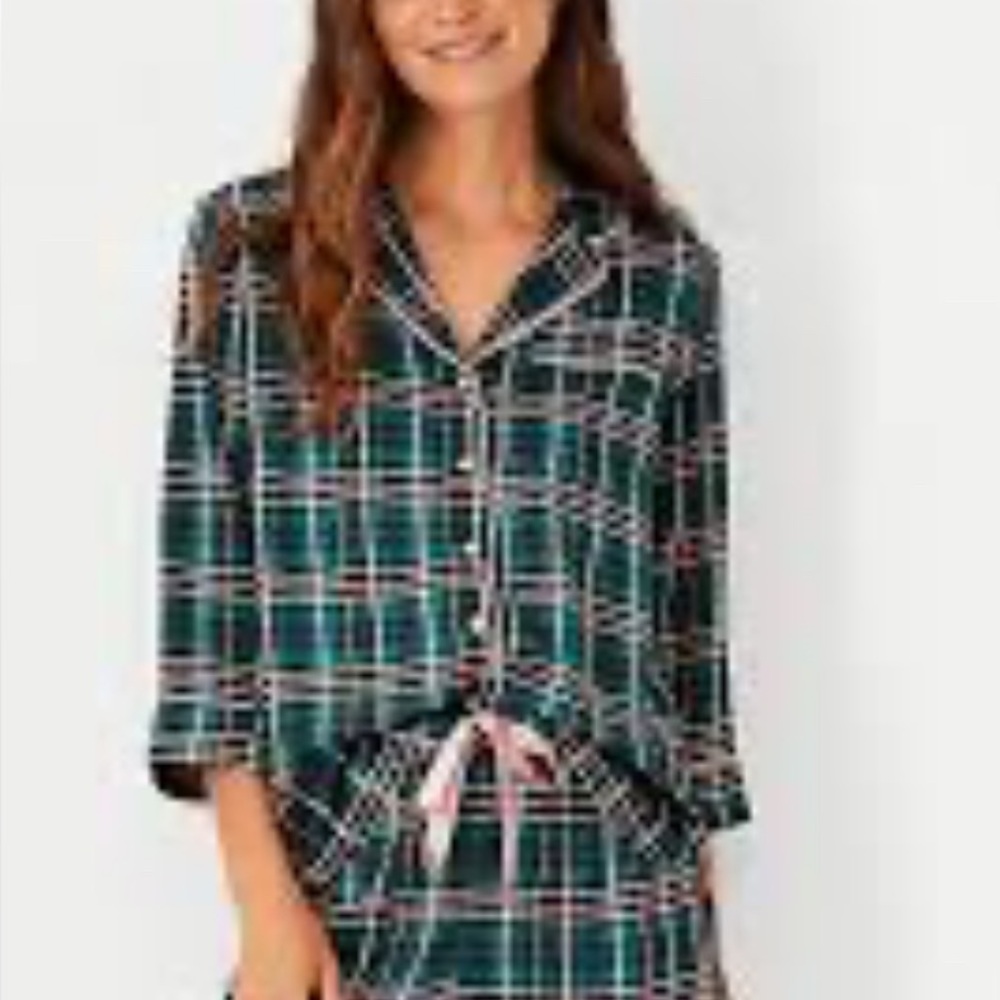 Ann Taylor 2 piece pajama Set Size M green pink plaid